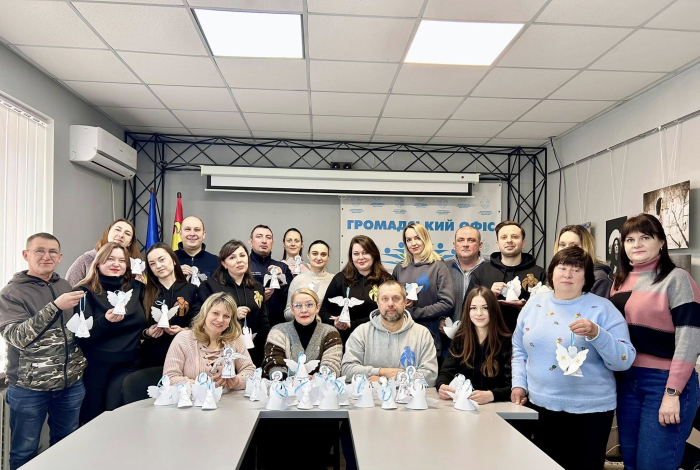 Держслужбовці долучилися до всесвітньої акції «Ангели пам’яті»