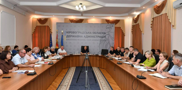 Апаратна нарада з головами громад, очільниками РВА та структурних підрозділів ОВА, керівниками правоохоронних органів.