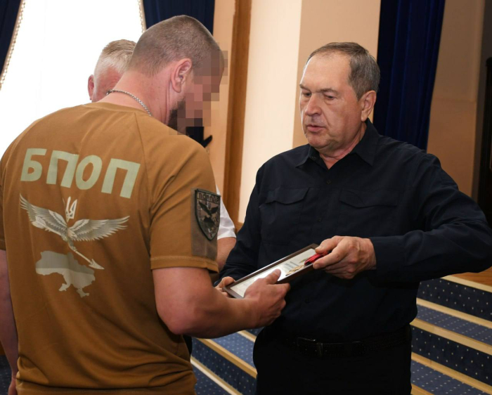 Мав за честь вручити відзнаки Президента України «За оборону України» та відзнаки Головнокомандувача ЗСУ працівникам Національної поліції України