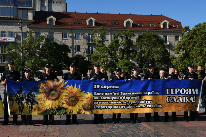 У Кропивницькому родинам загиблих та зниклих безвісти військових вручили державні нагороди