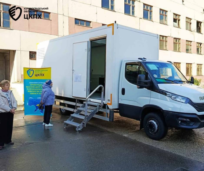 Мобільна амбулаторія Центру контролю та профілактики хвороб здійснила 56 виїздів до 36 громад з початку року