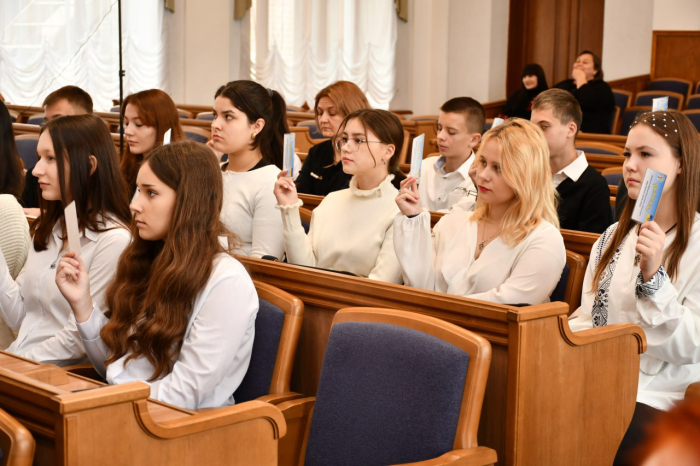 На Кіровоградщині відбулася перша сесія 16 скликання обласного парламенту дітей