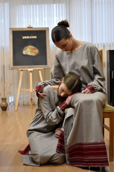Театралізоване дійство “Час збирати каміння” до Дня пам’яті жертв Голодоморів в Україні