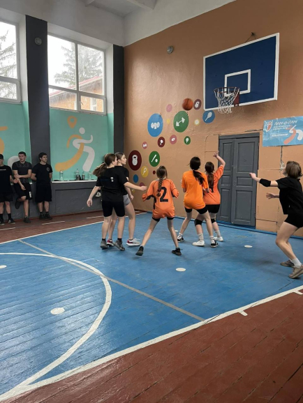 На Кіровоградщині триває ІІ етап проєкту «Пліч-о-пліч: Всеукраїнські шкільні ліги»