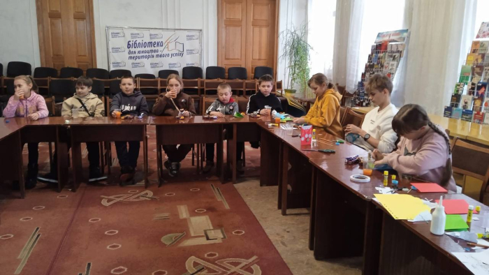 У Кіровоградській обласній бібліотеці для юнацтва імені Євгена Маланюка відбулася новорічна подія для дітей Захисників з Кетрисанівської громади