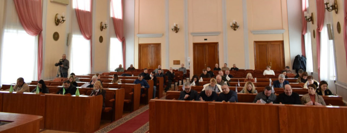 Підтримка ЗСУ та підвищення зарплат освітянам і соцпрацівникам: Кропивницька міськрада скоригувала бюджет громади