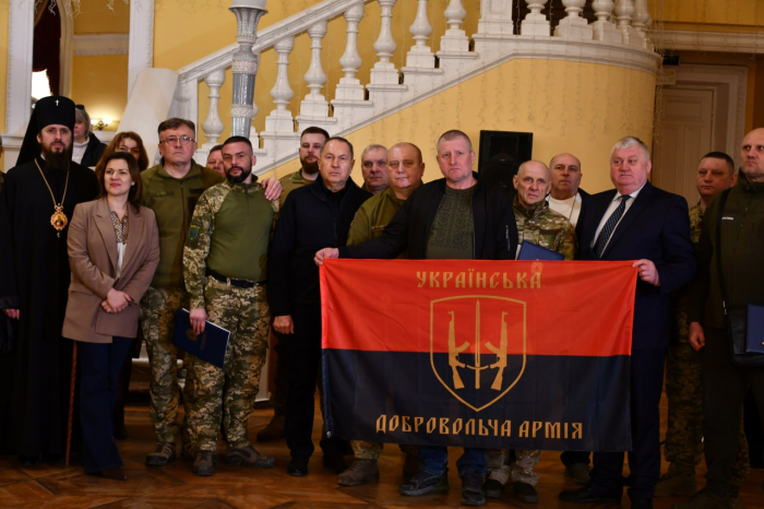 Кропивницький дякує добровольцям: у місті відзначили захисників-волонтерів