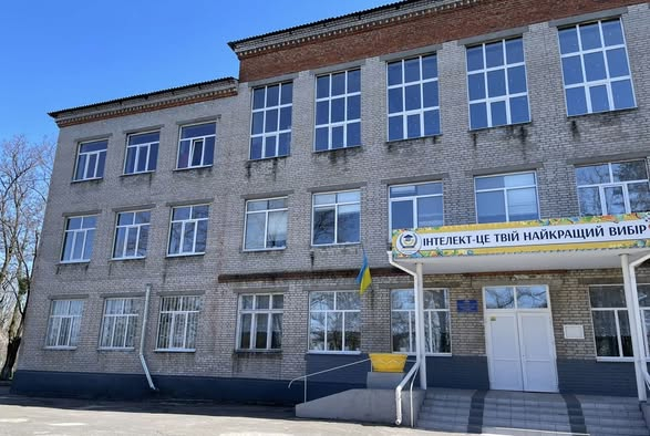 У Світловодській громаді триває відновлення пошкоджених закладів освіти після ворожої атаки
