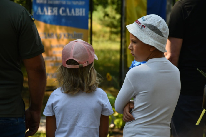 У Новоселівці відкрили Алею слави на честь полеглих Захисників України