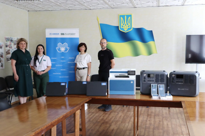 Олександрійський територіальний центр соціального обслуговування отримав оргтехніку та повербанки