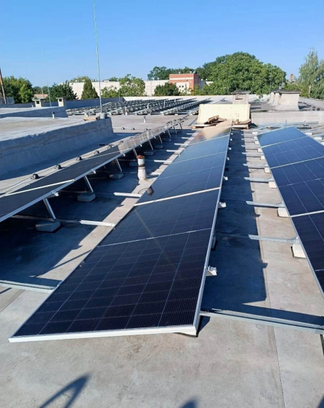 У Долинській лікарні запрацювала сонячна електростанція