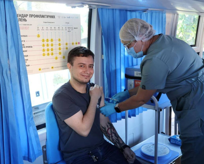 Для медиків екстреної допомоги у Кропивницькому організували виїзну вакцинацію