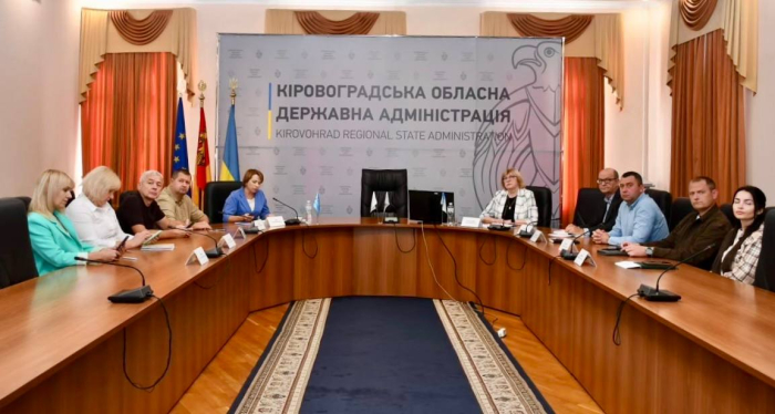 Безпека праці та трудові гарантії в період війни: у Кіровоградській ОВА відбувся «Діалог влади та бізнесу»