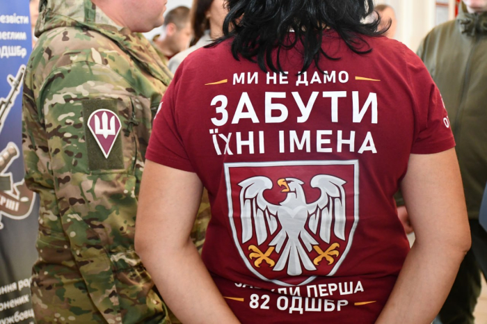 За світлиною — життя: у Кропивницькому відкрили фотовиставку «Ми не народжені для війни»