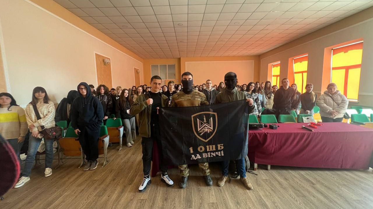 Бійці 1 ОШБ провели профорієнтаційні зустрічі з молоддю Кіровоградщини - фото 2