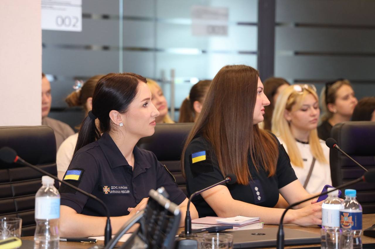 Безпека через участь дівчат: на Кіровоградщині продовжується реалізація проєкту "Покоління 1325" - фото 6