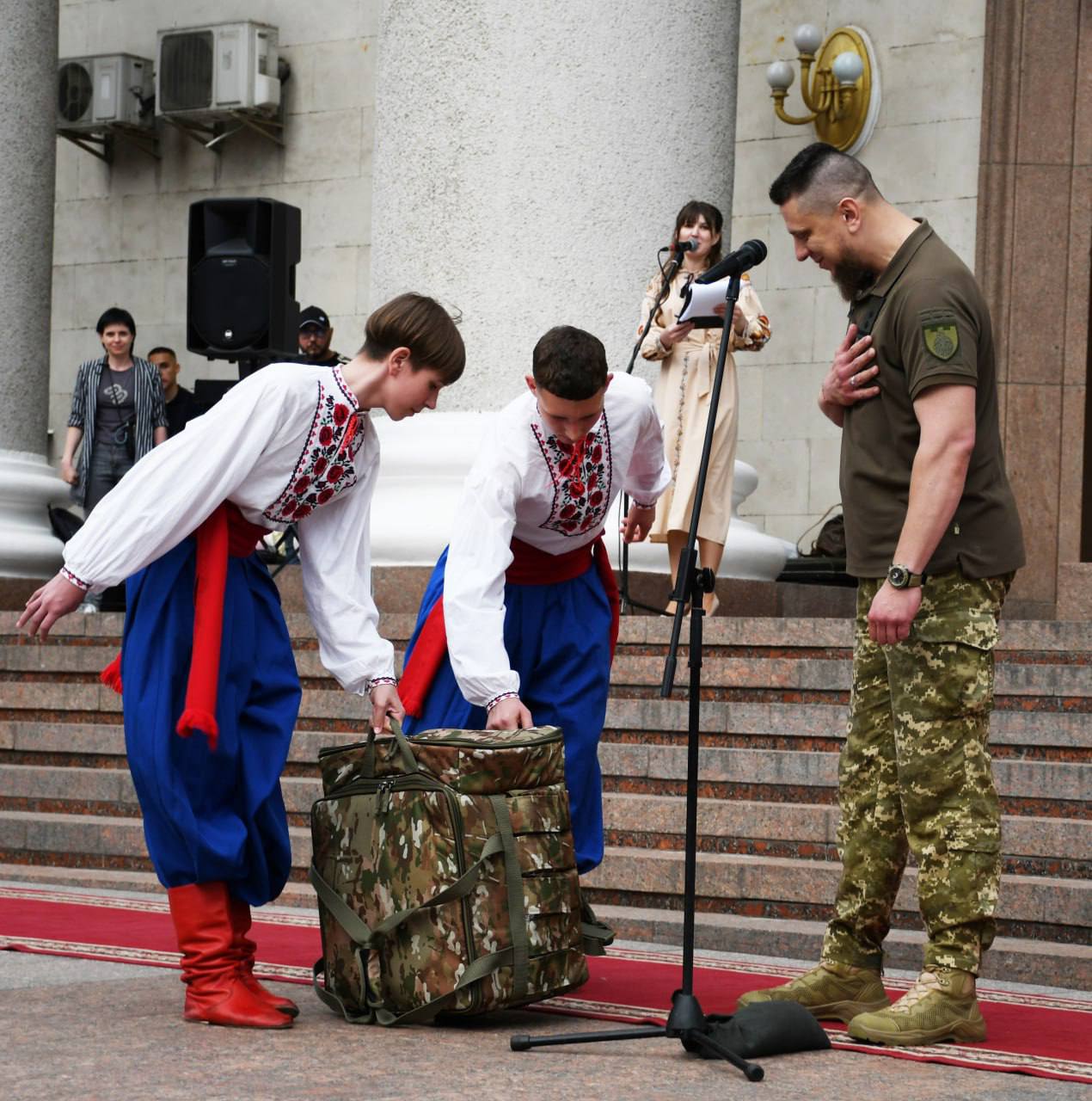 Цього року на Кіровоградщині 559 випускників, які отримають атестат з відзнакою. 220 - в обласному центрі - фото 7