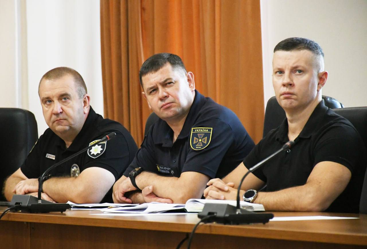 Апаратна нарада з головами громад, очільниками РВА та структурних підрозділів ОВА, керівниками правоохоронних органів - фото 5
