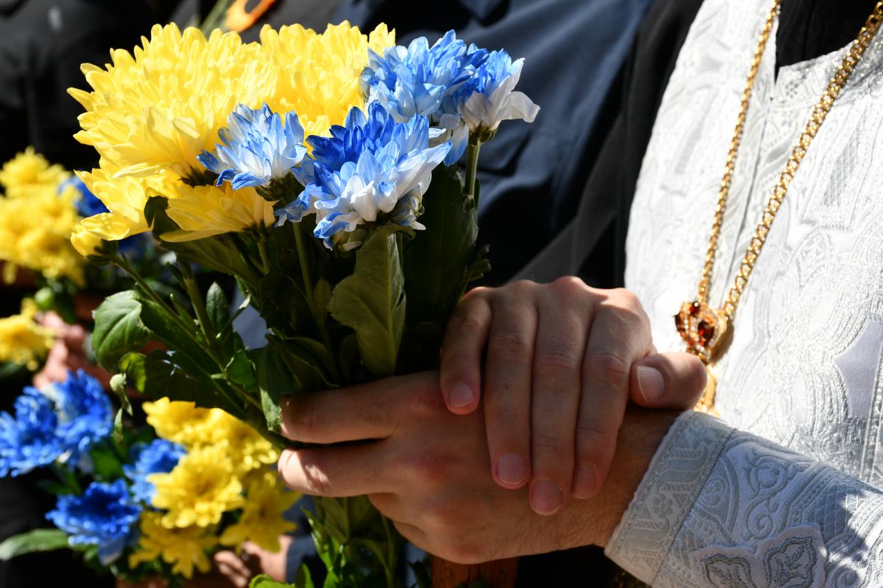Сьогодні відкрили меморіальну дошку на знак вшанування правоохоронців, які віддали свої життя під час виконання службових обов'язків та - фото 4