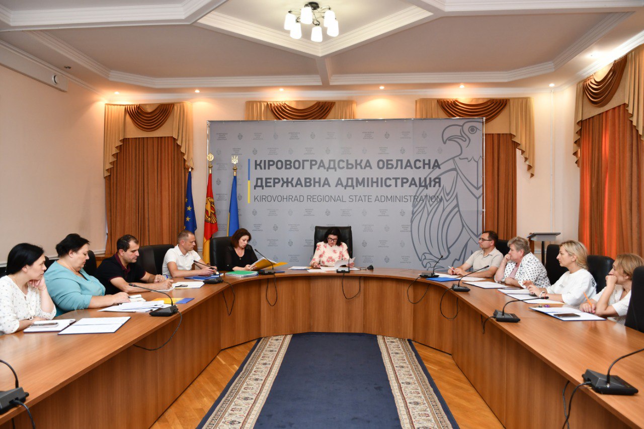 У Кіровоградській обласній військовій адміністрації відбулося засідання Спостережної ради обласного фонду підтримки індивідуального - фото 4