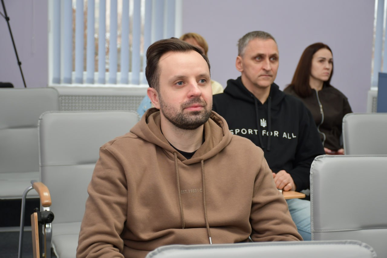 У межах Тижня доброчесності представники структурних підрозділів Кіровоградської ОВА переглянули документальний фільм "Після ери - фото 3
