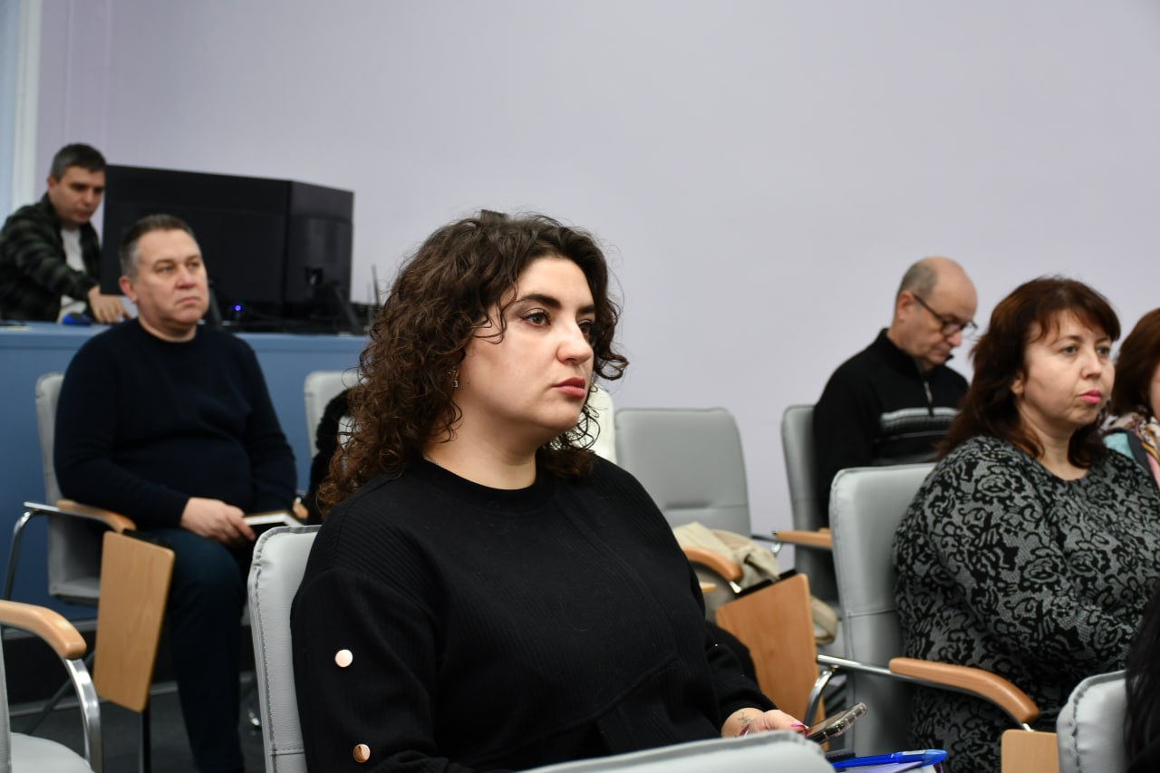 У межах Тижня доброчесності представники структурних підрозділів Кіровоградської ОВА переглянули документальний фільм "Після ери - фото 4