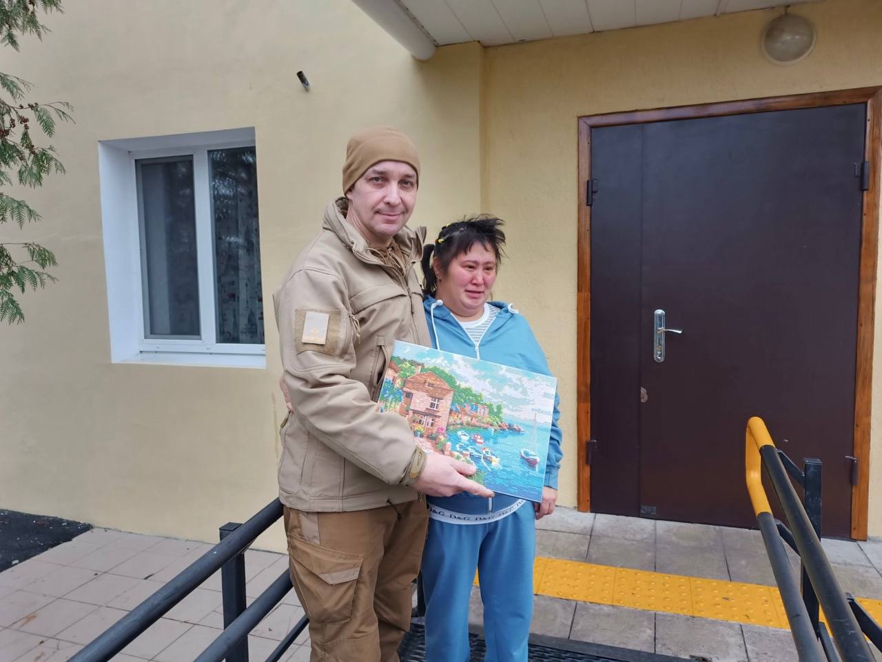 Військові 57 - ї бригади відвідали вихованців Знам'янського психоневрологічного інтернату - фото 1