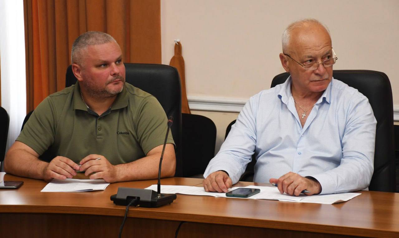 Перше засідання Штабу з підготовки до нового опалювального сезону під керівництвом міністра розвитку громад та територій України Олексія - фото 3
