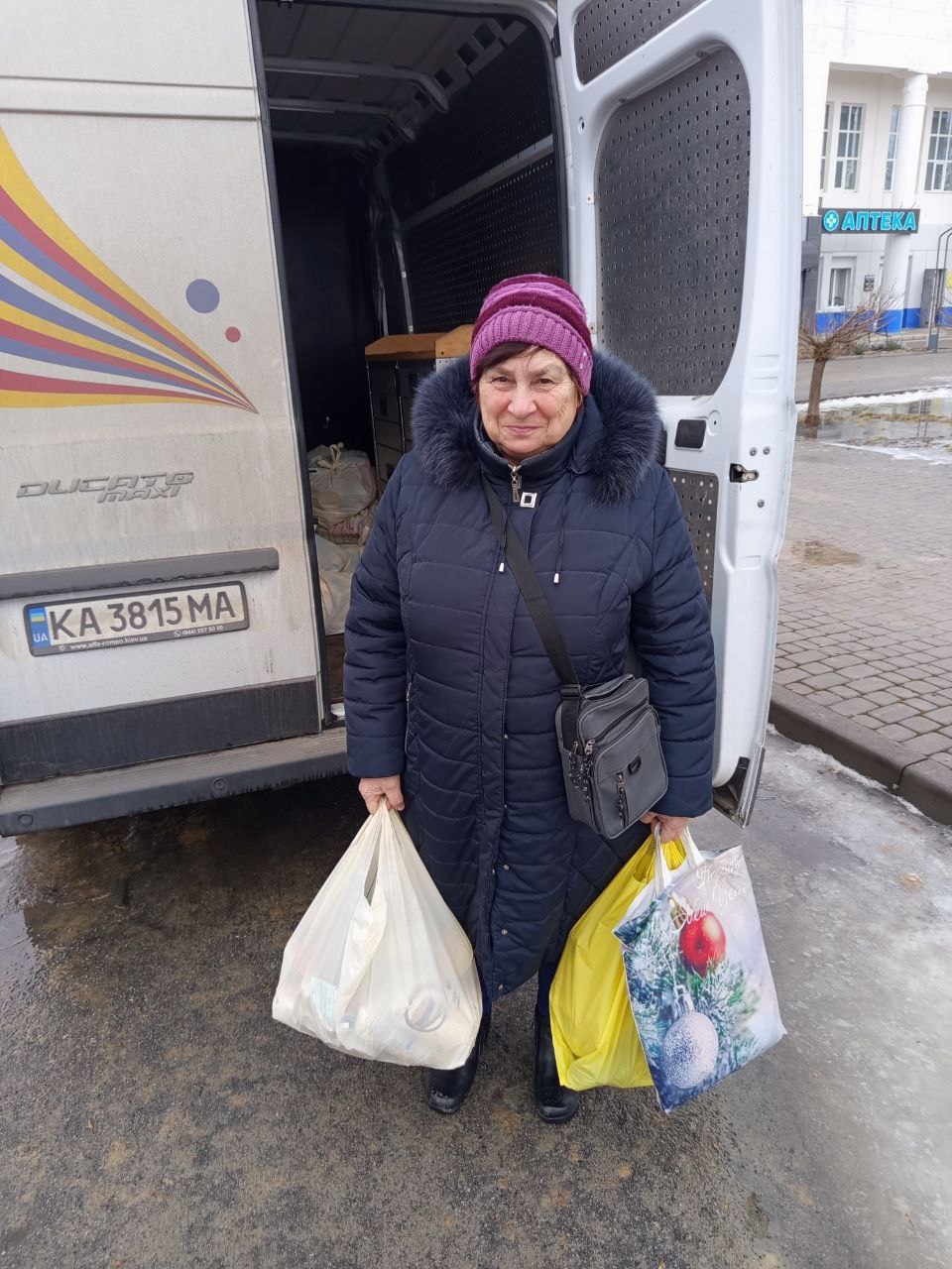 "Пліч - о - пліч": Згуртовані громади": Новоукраїнка передала гуманітарну допомогу прифронтовій громаді - фото 2