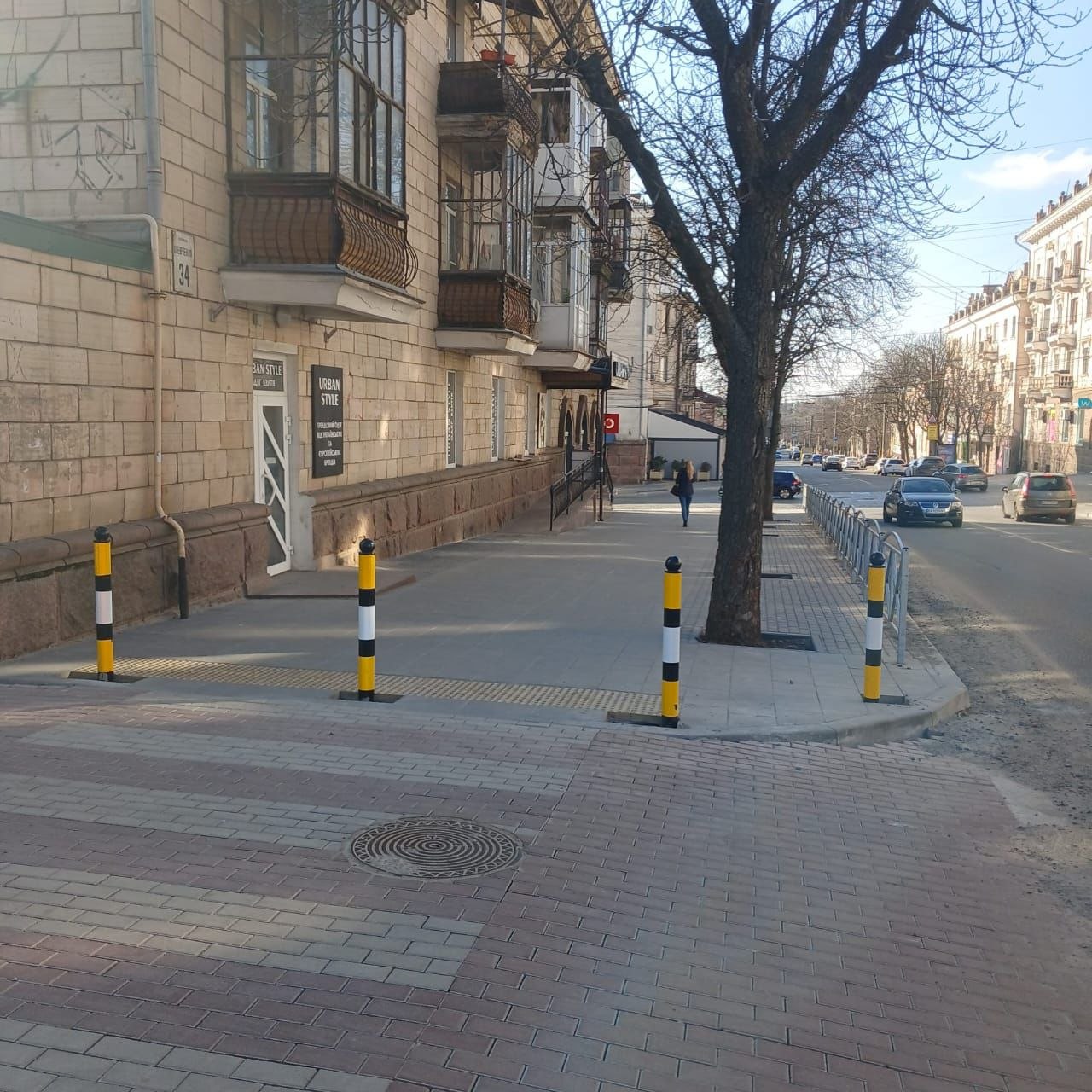 "Рух без бар'єрів": у Кропивницькому продовжуються роботи зі створення безбар'єрного маршруту по вулиці Шевченка - фото 4