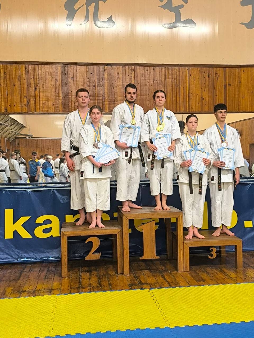 Кропивницькі каратисти вибороли 11 медалей на чемпіонаті України - фото 1