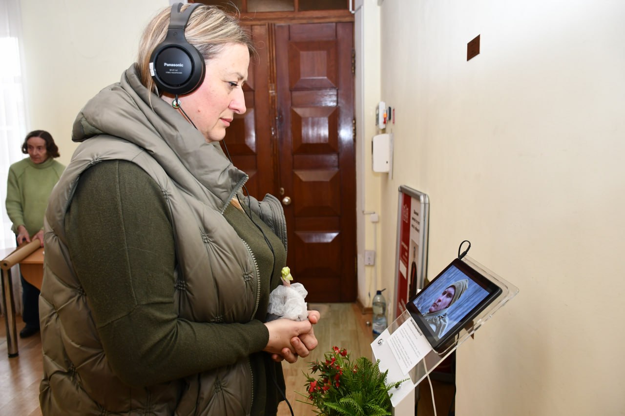 "Жива пам'ять: Проєкти спадку Героїв": історії кропивницьких родин представили на мандрівній виставці "Квіт пам'яті" - фото 6