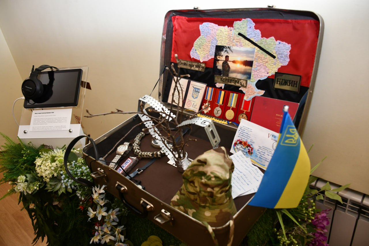 "Жива пам'ять: Проєкти спадку Героїв": історії кропивницьких родин представили на мандрівній виставці "Квіт пам'яті" - фото 7