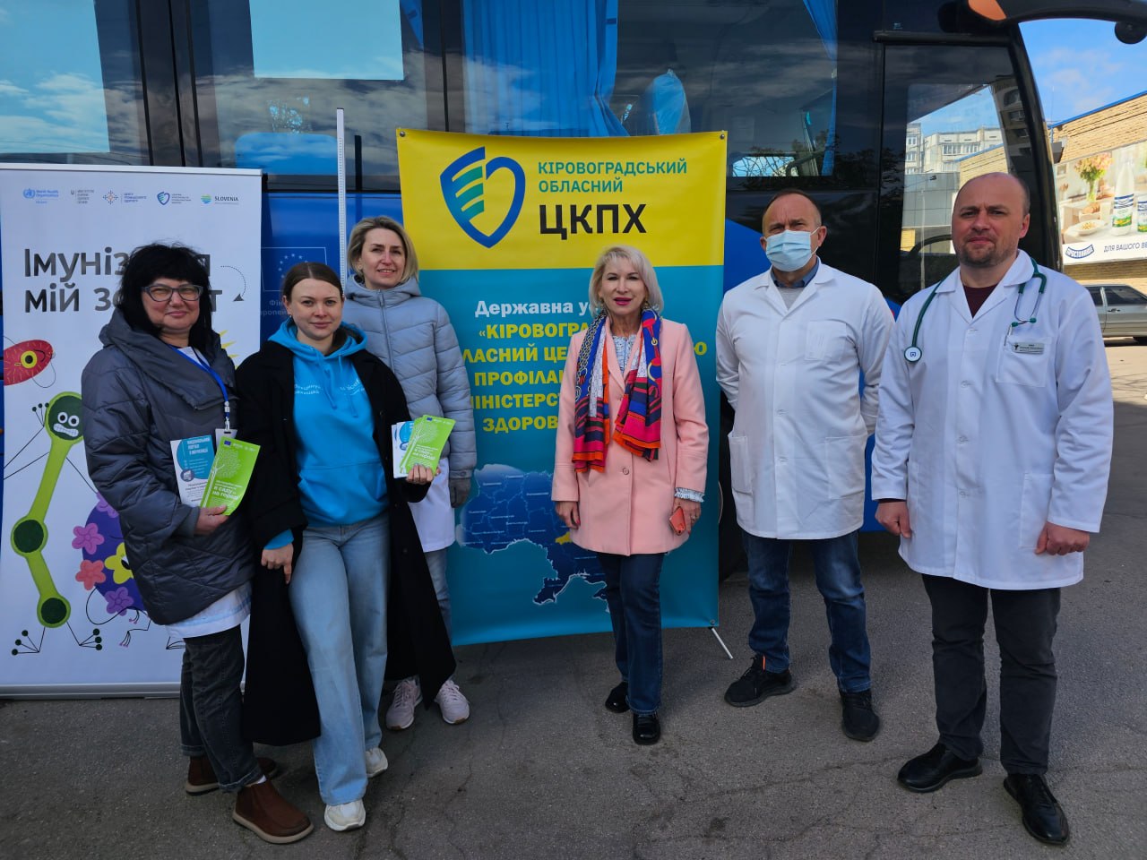 У Кропивницькому під час виїзної вакцинальної сесії щеплення зробили майже сотня містян - фото 1