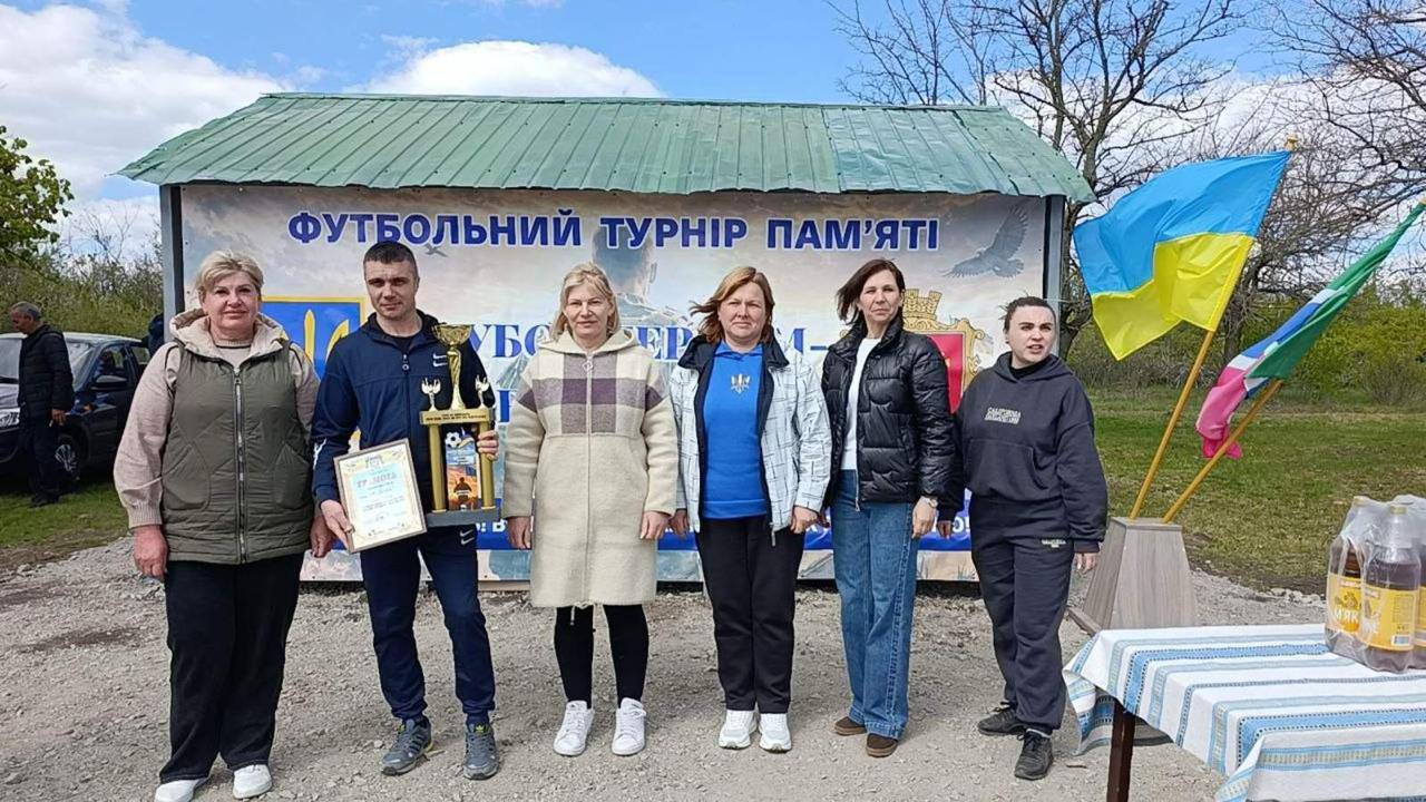 В Аджамській громаді відбувся футбольний турнір пам'яті "КУБОК ГЕРОЯМ - ЗЕМЛЯКАМ" - фото 8