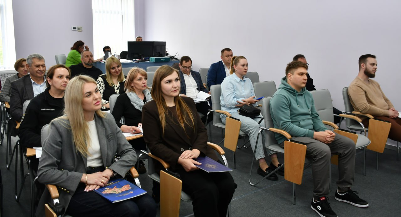 У Кропивницькому визначили лауреатів обласної премії молодим науковцям та обласних стипендіатів - фото 3