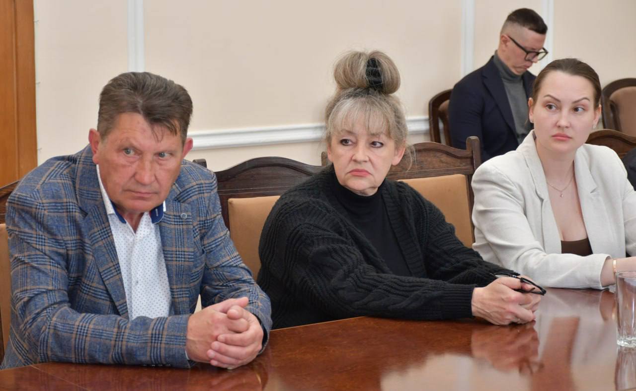 Під час особистого прийому громадян детально розбирали ситуацію, що склалась у Кам'янецькій лікарні - фото 2
