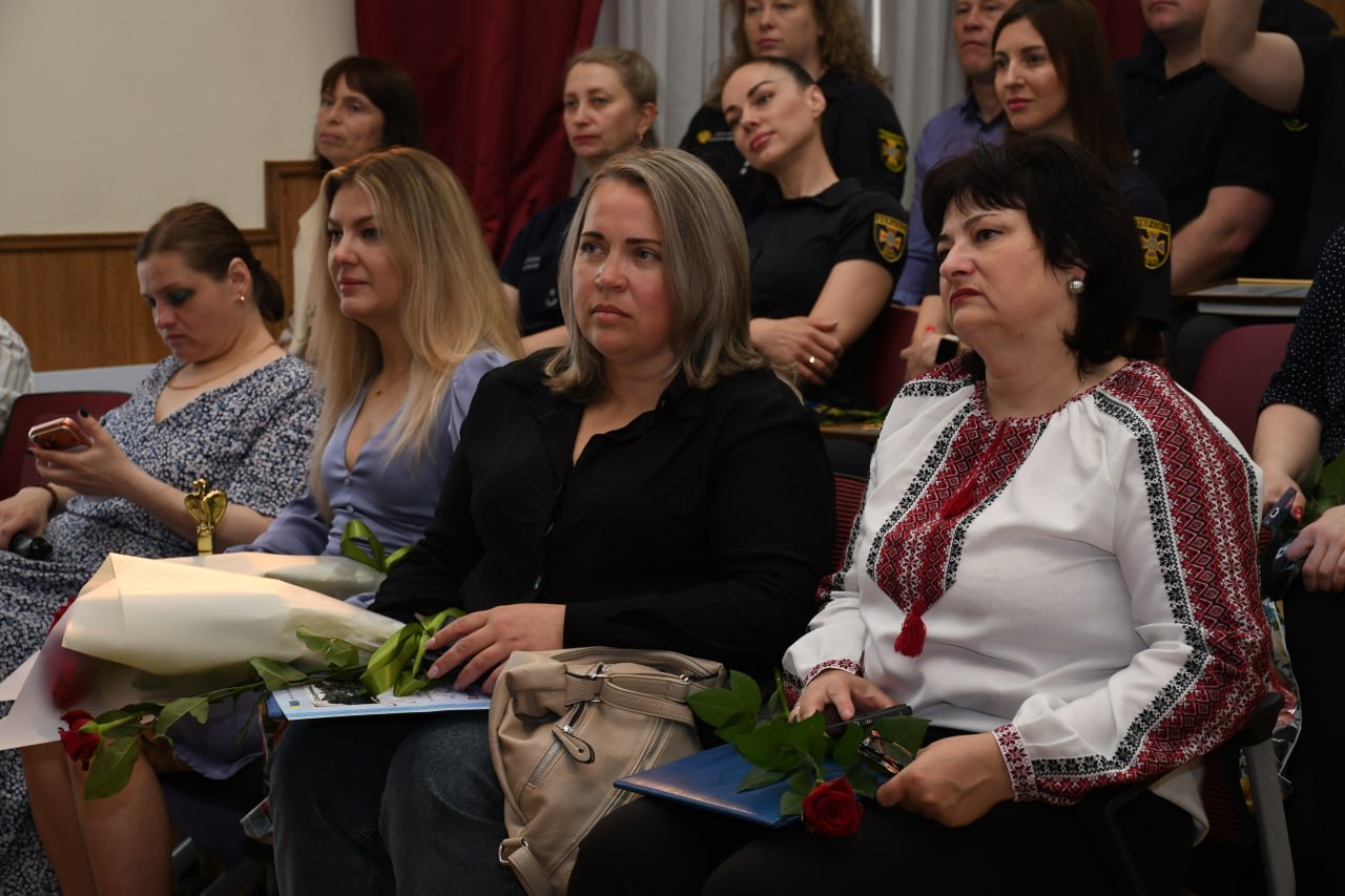 Слово, що захищає правду: на Кіровоградщині нагородили кращих медійників та вручили обласну журналістську премію - фото 3