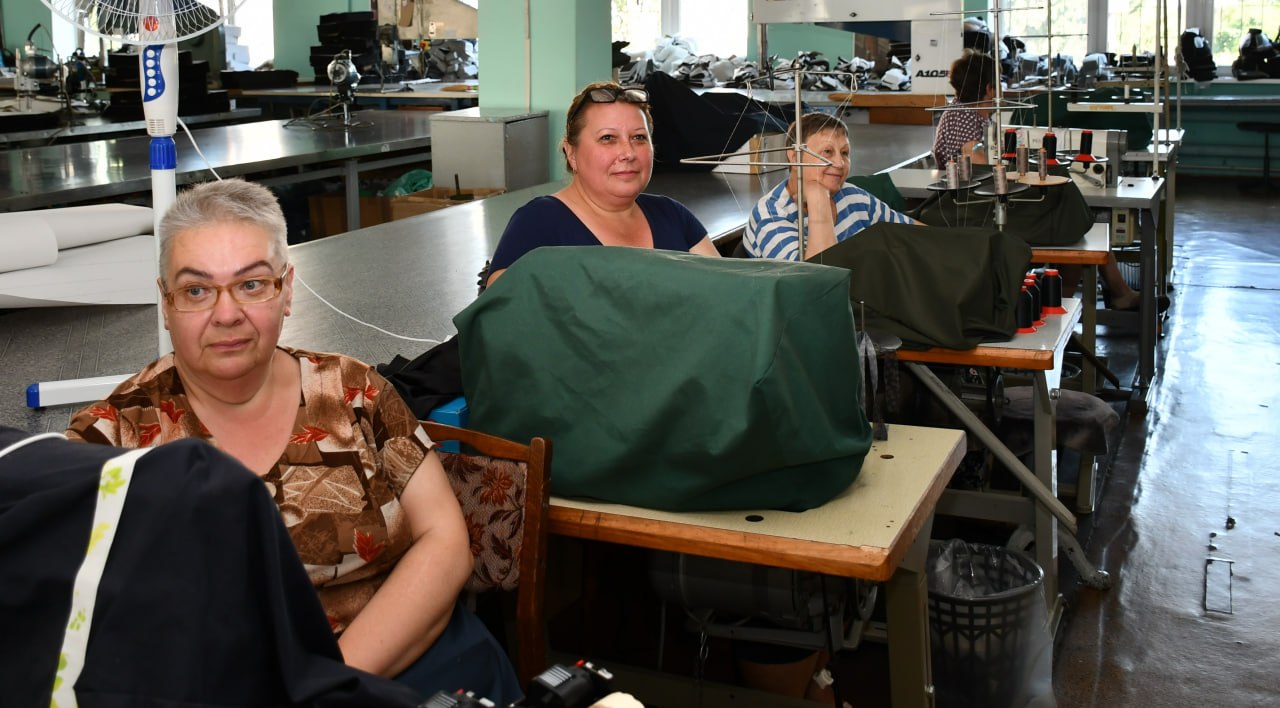 104 роки традицій та стійкості: у Кропивницькому відзначили колектив швейної фабрики "Зорянка" - фото 7