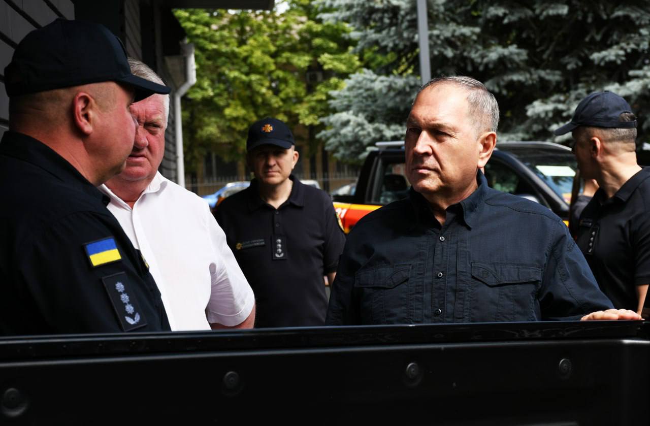 Для наших рятувальників передова скрізь - і на лінії фронту, і в тилу - фото 5