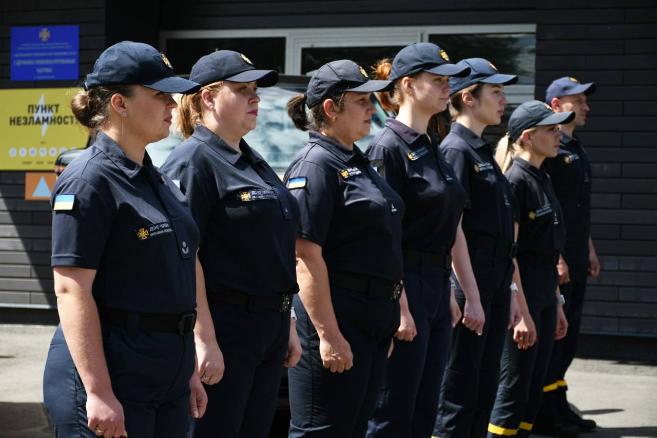 Для наших рятувальників передова скрізь - і на лінії фронту, і в тилу - фото 8